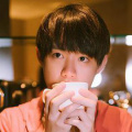 美女跪下吃男人的j8视频